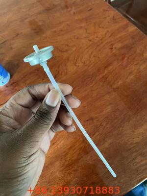 漏れ防止の4穴式スノーエアロゾルスプレーバルブ&アクチュエータ 装飾スプレー用重用冬効果ノズル