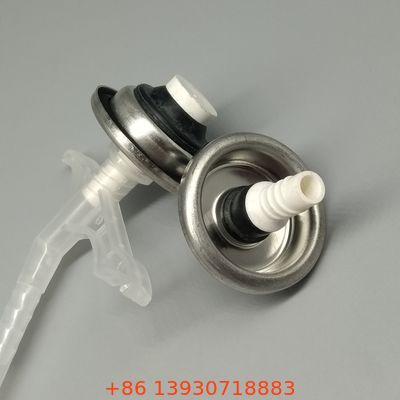 効率的で低圧のPU泡スプレーバルブ 完全な製品排出と最小限の廃棄物を持つ2つの構成要素の泡キット